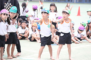 運動会予行　　年長組　リレー