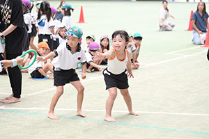 運動会予行　　年長組　リレー