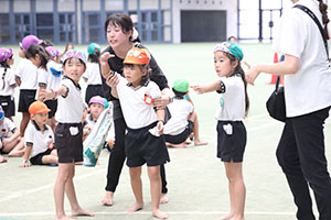 運動会予行　　年長組　リレー