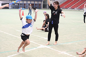 運動会予行　　年長組　リレー