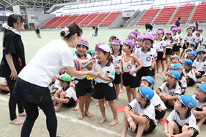 運動会予行　　年長組　リレー