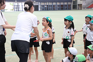 運動会予行　　年長組　リレー