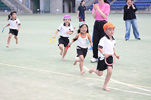 運動会予行　　年長組　リレー