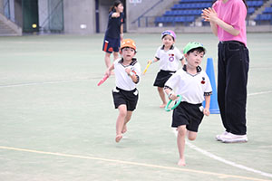 運動会予行　　年長組　リレー
