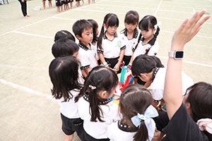 運動会予行　　年長組　バルーン