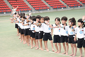 運動会予行　　年長組　バルーン