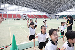 運動会予行　　年長組　バルーン