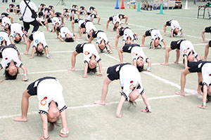 運動会予行　　年長組　組体操