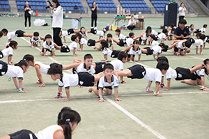 運動会予行　　年長組　組体操