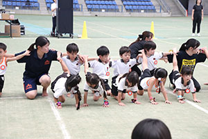 運動会予行　　年長組　組体操