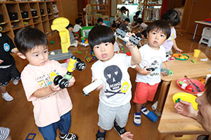 好きなお部屋で遊びました　2歳児クラス