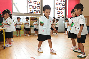 どんぐりの木の制作　ことり