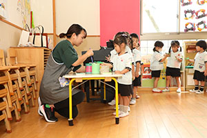 どんぐりの木の制作　ことり