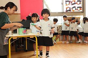 どんぐりの木の制作　ことり