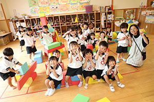 大きなブロックで遊びました　りす