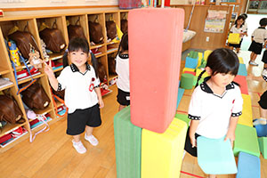 大きなブロックで遊びました　りす