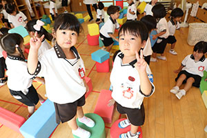 大きなブロックで遊びました　りす