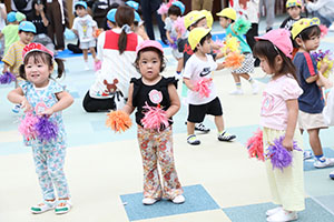 2歳児クラス運動会　ーリズムー　ひよこ・あひる・ぺんぎん