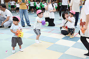 2歳児クラス運動会　ーリズムー　ひよこ・あひる・ぺんぎん