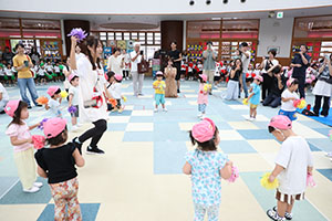 2歳児クラス運動会　ーリズムー　ひよこ・あひる・ぺんぎん