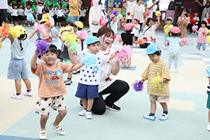 2歳児クラス運動会　ーリズムー　ひよこ・あひる・ぺんぎん