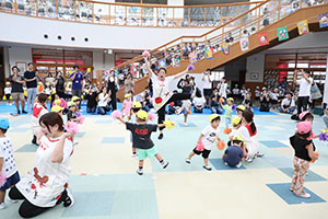 2歳児クラス運動会　ーリズムー　ひよこ・あひる・ぺんぎん