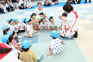 2歳児クラス運動会　ーリズムー　ひよこ・あひる・ぺんぎん