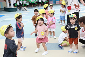 2歳児クラス運動会　ー英語・借り物競争ー　ひよこ・あひる・ぺんぎん