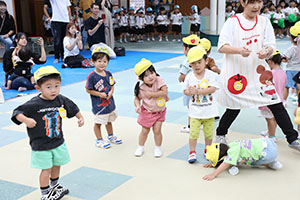 2歳児クラス運動会　ー英語・借り物競争ー　ひよこ・あひる・ぺんぎん