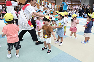 2歳児クラス運動会　ー英語・借り物競争ー　ひよこ・あひる・ぺんぎん