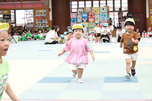 2歳児クラス運動会　ーかけっこー　ひよこ・あひる・ぺんぎん
