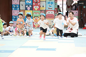2歳児クラス運動会　ーかけっこー　ひよこ・あひる・ぺんぎん