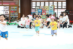 2歳児クラス運動会　ーかけっこー　ひよこ・あひる・ぺんぎん