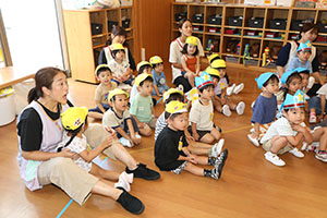 9月生まれのお誕生会　ー絵本の読み聞かせー　2歳児クラス