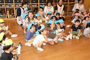 9月生まれのお誕生会　ー絵本の読み聞かせー　2歳児クラス