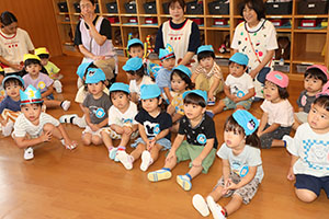 9月生まれのお誕生会　ー絵本の読み聞かせー　2歳児クラス