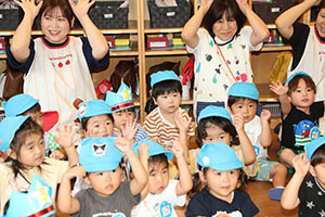 9月生まれのお誕生会　ー絵本の読み聞かせー　2歳児クラス