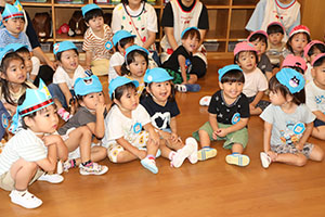 9月生まれのお誕生会　ー絵本の読み聞かせー　2歳児クラス