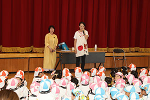 9月生まれのお誕生会　ー絵本の読み聞かせー　年少