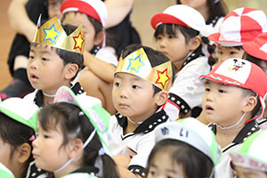 9月生まれのお誕生会　ー絵本の読み聞かせー　年少