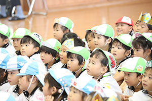 9月生まれのお誕生会　ー絵本の読み聞かせー　年少