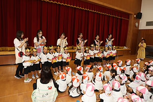 9月生まれのお誕生会　ー絵本の読み聞かせー　年少