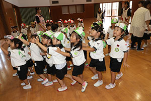 9月生まれのお誕生会　ー絵本の読み聞かせー　年少