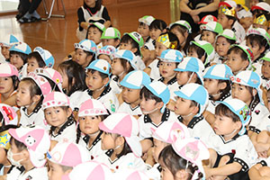 9月生まれのお誕生会　ー絵本の読み聞かせー　年少