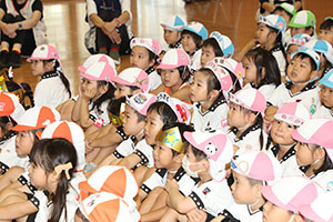 9月生まれのお誕生会　ー絵本の読み聞かせー　年少