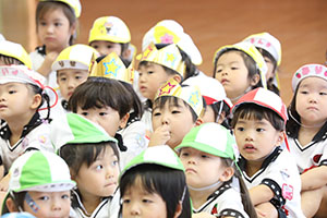 9月生まれのお誕生会　ー絵本の読み聞かせー　年少