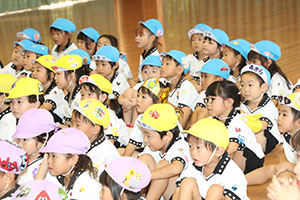 9月生まれのお誕生会　ー絵本の読み聞かせー　年中