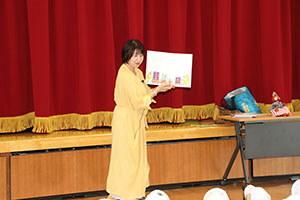 9月生まれのお誕生会　ー絵本の読み聞かせー　年中