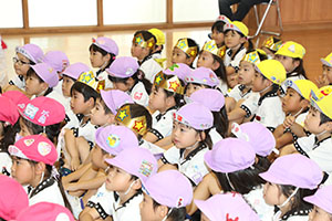 9月生まれのお誕生会　ー絵本の読み聞かせー　年中