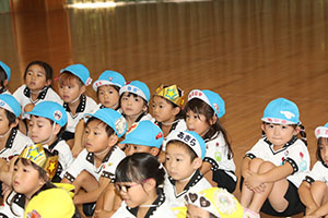 9月生まれのお誕生会　ー絵本の読み聞かせー　年中